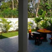 Petit salon de jardin